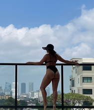 Load image into Gallery viewer, Navagio Black Bottom
